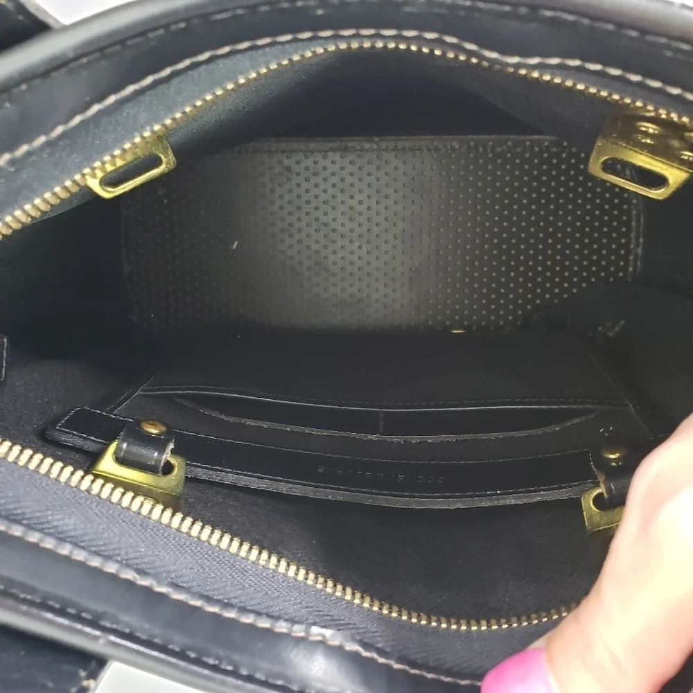 Vintage Dooney & Bourke black perforated leather large shoulder bag - Picture 11 of 13